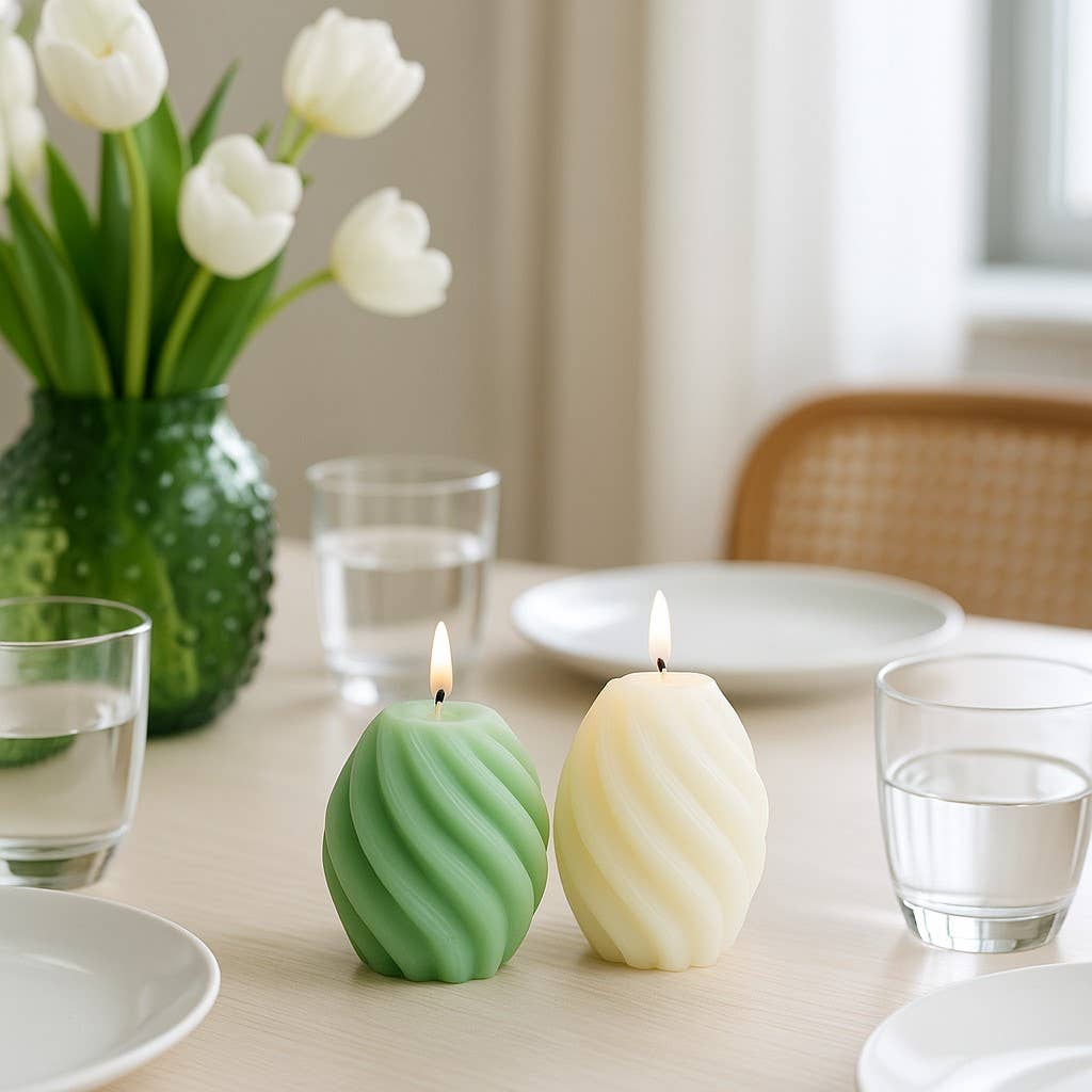 Kerze gedreht aus Wachs, Grün (B/H/T) 8x10x8cm