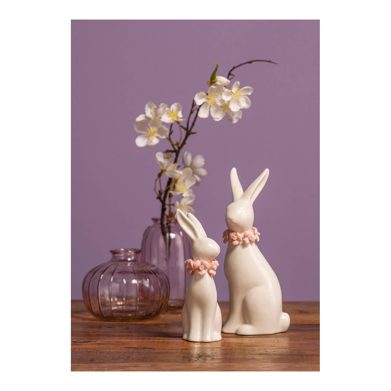 Hase mit Blumenkranz aus Keramik weiß (B/H/T) 4x16x6cm