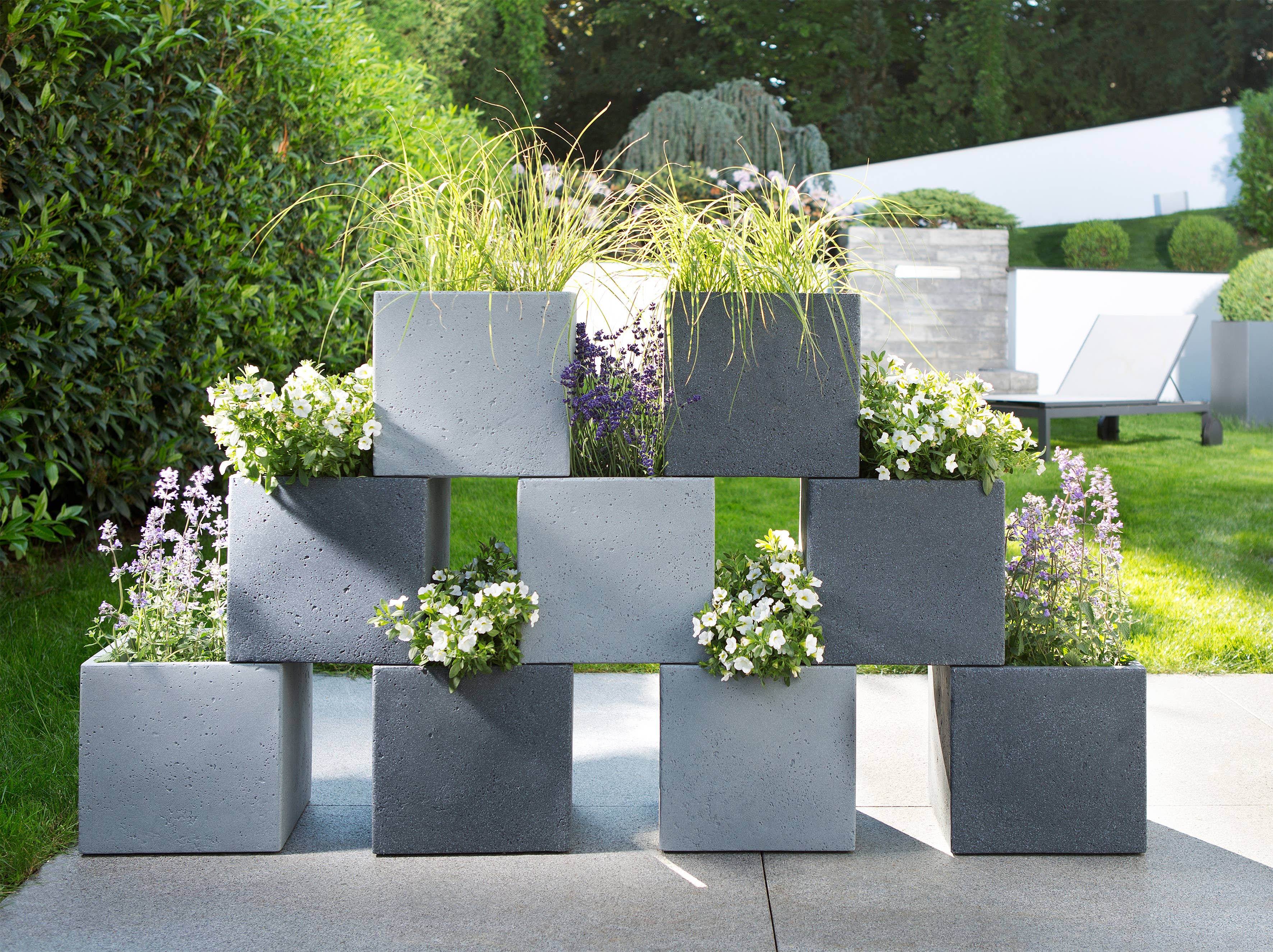 Blumentopf/Pflanzgefäß C-Cube 240 aus Kunststoff